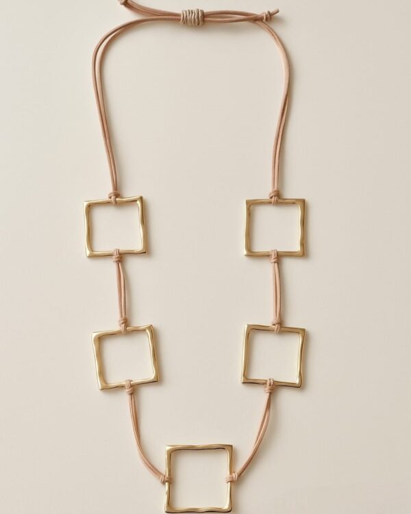 Collar CRETA