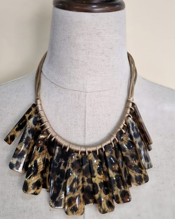 Collar MISAI