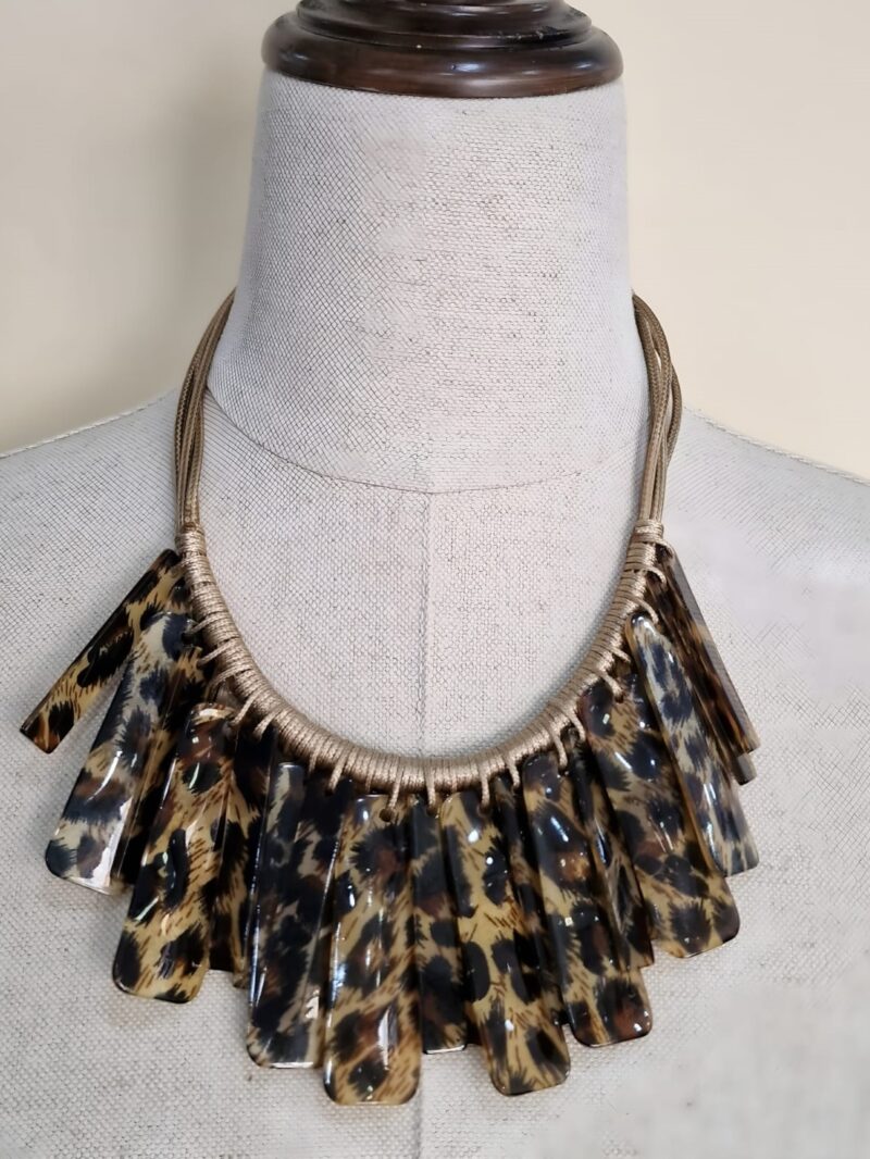 Collar MISAI